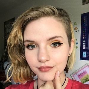 Meet your Posher, Madi